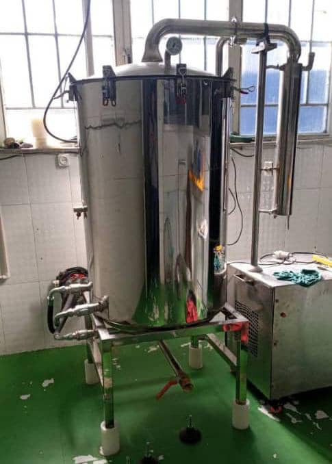 طراحی و ساخت ماشین‌آلات صنعتی